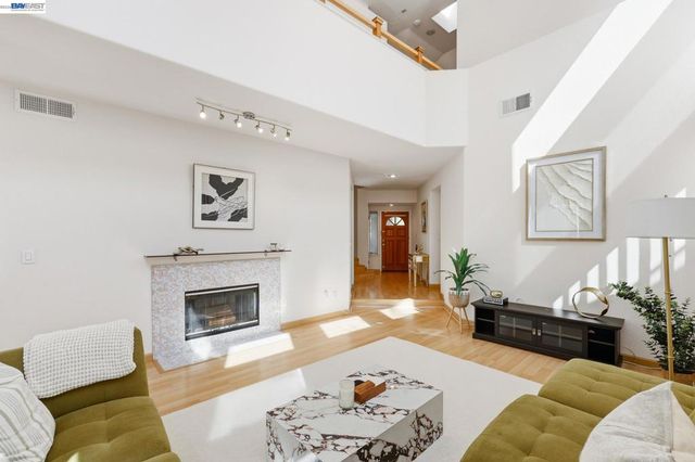 906 Vista Pointe Dr, San Ramon, CA 94582