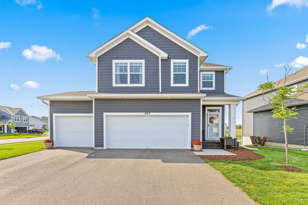 927 Silvercreek Avenue W, Delano, MN 55328
