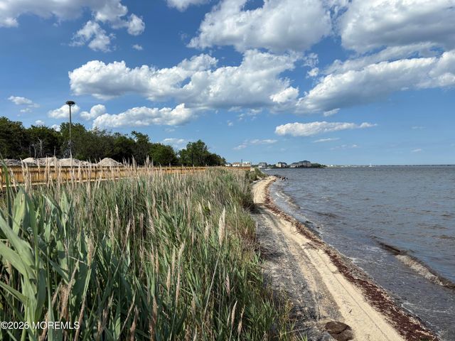 26 Jib Court, Bayville, NJ 08721