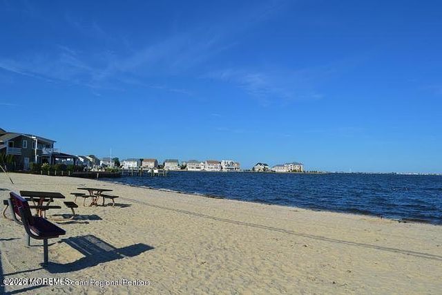 26 Jib Court, Bayville, NJ 08721