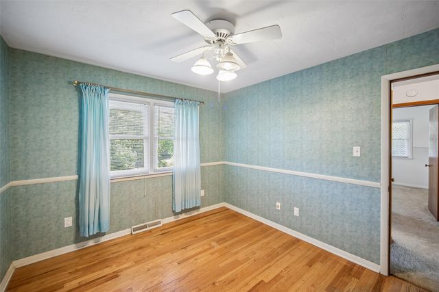 3233 Linworth Lane, Des Moines, IA 50315