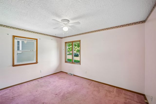 3233 Linworth Lane, Des Moines, IA 50315