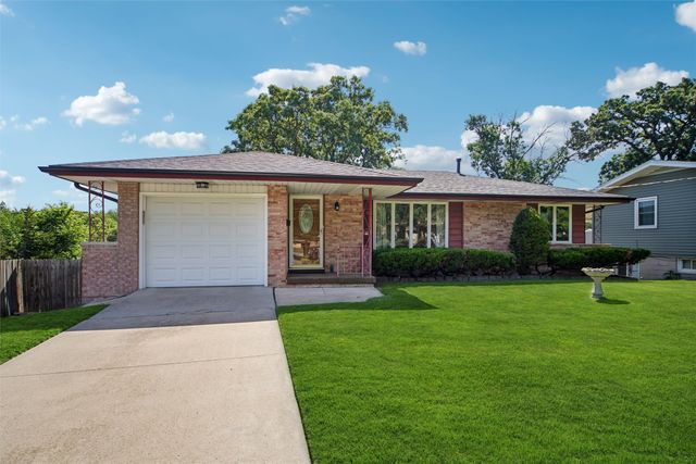 3233 Linworth Lane, Des Moines, IA 50315