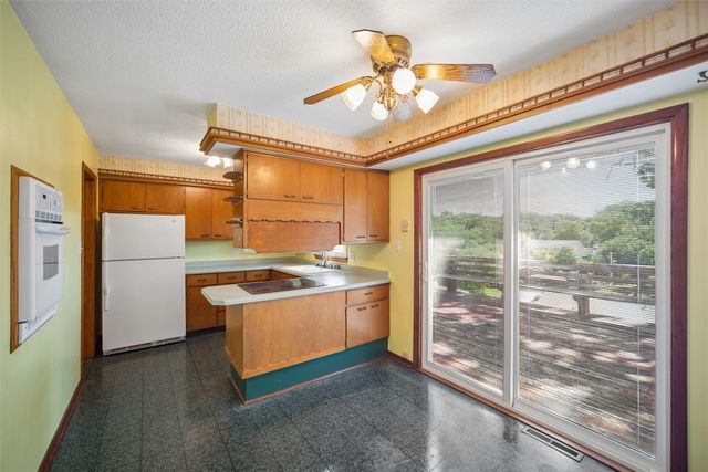 3233 Linworth Lane, Des Moines, IA 50315
