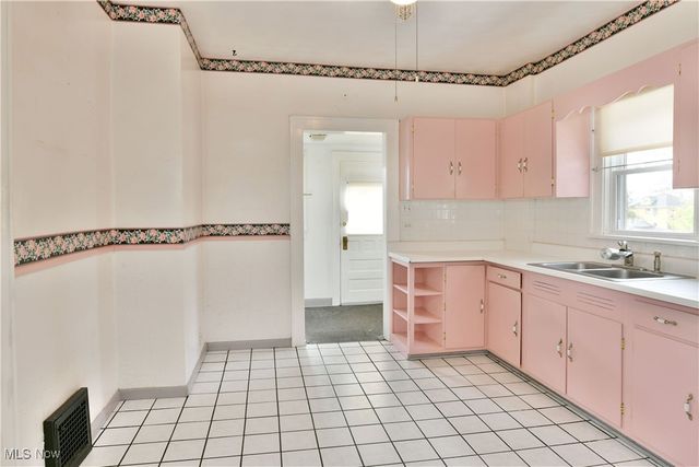 459 Tenney Avenue, Campbell, OH 44405