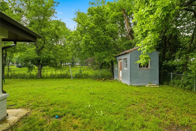 448 W Waco Avenue, Cooper, TX 75432