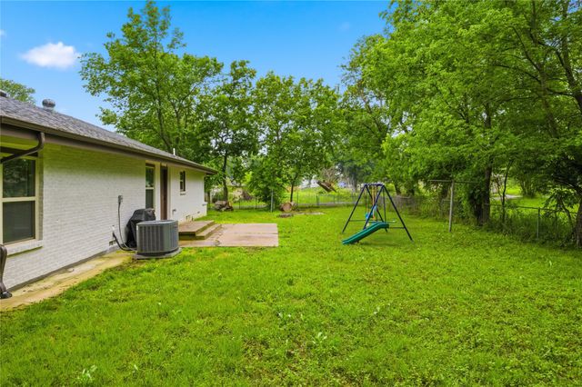 448 W Waco Avenue, Cooper, TX 75432