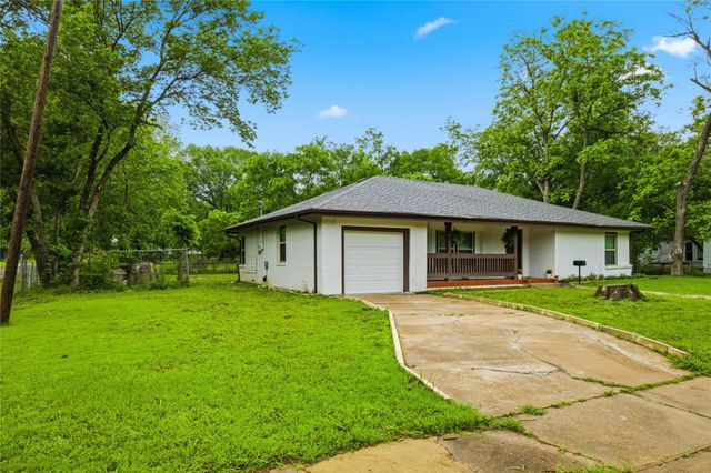 448 W Waco Avenue, Cooper, TX 75432