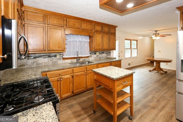 3535 Parkwood Hills Court, Snellville, GA 30078