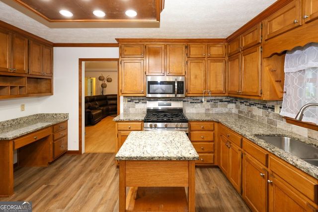 3535 Parkwood Hills Court, Snellville, GA 30078