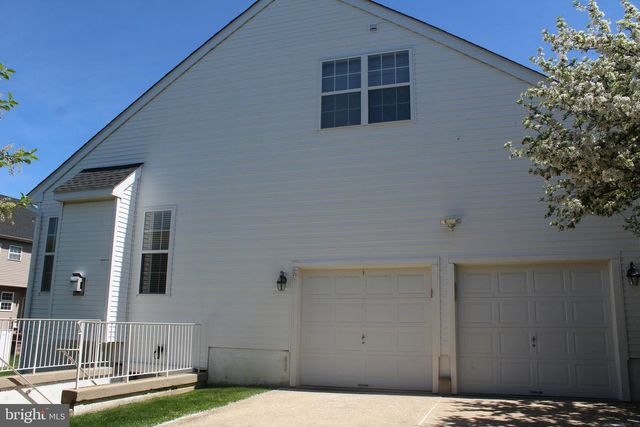7 KYLE CT, Mount Laurel, NJ 08054
