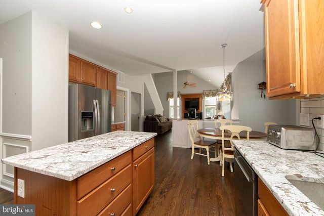 7 KYLE CT, Mount Laurel, NJ 08054