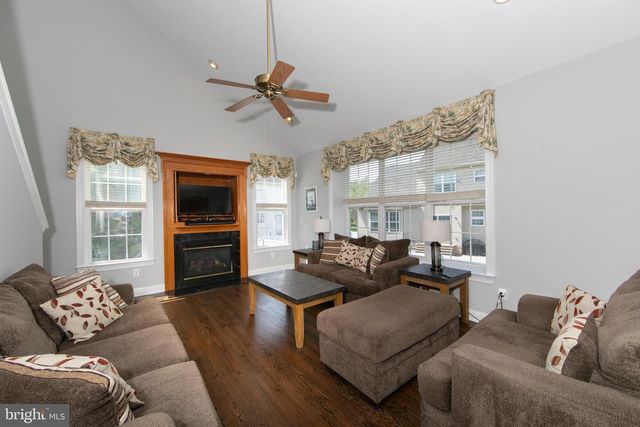 7 KYLE CT, Mount Laurel, NJ 08054