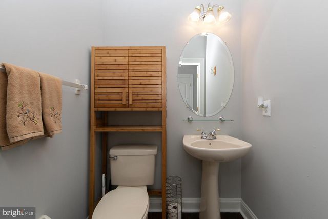 7 KYLE CT, Mount Laurel, NJ 08054
