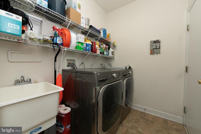 7 KYLE CT, Mount Laurel, NJ 08054