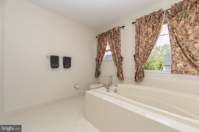7 KYLE CT, Mount Laurel, NJ 08054