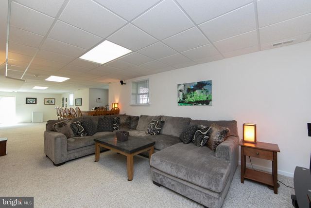 7 KYLE CT, Mount Laurel, NJ 08054