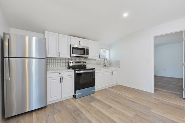 157 W Bacon St 1, Plainville, MA 02762
