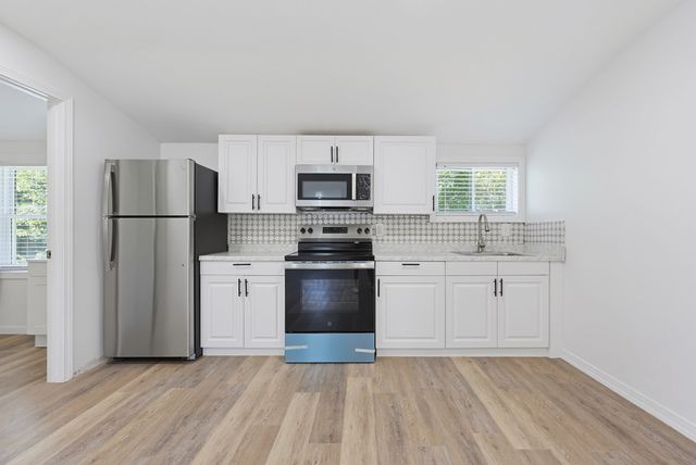 157 W Bacon St 1, Plainville, MA 02762