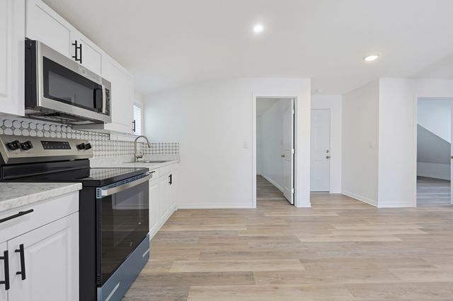 157 W Bacon St 1, Plainville, MA 02762