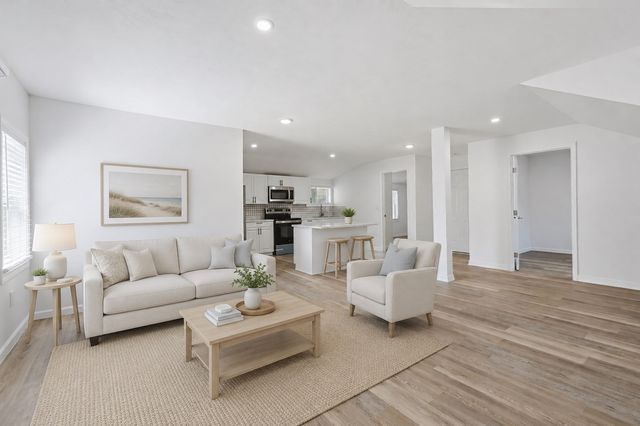 157 W Bacon St 1, Plainville, MA 02762