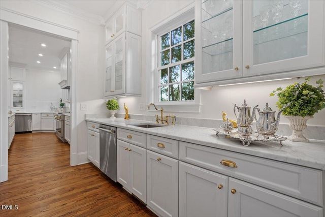 1713 Oberlin Road, Raleigh, NC 27608