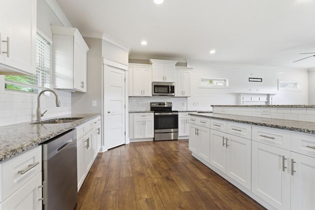 625 Eagleview Dr, Eagleville, TN 37060