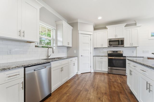 625 Eagleview Dr, Eagleville, TN 37060