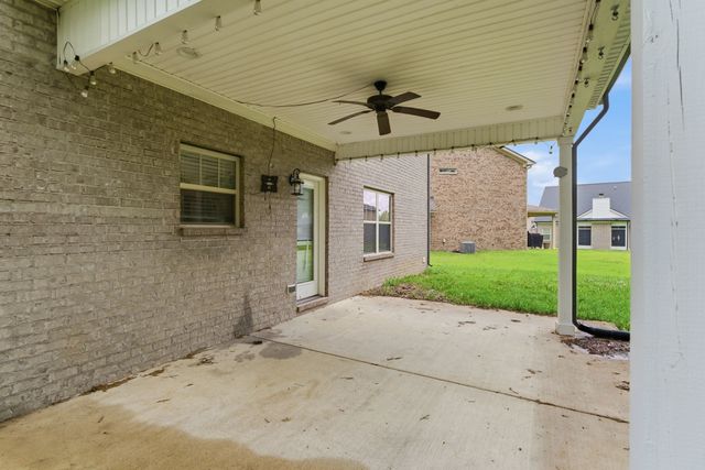 625 Eagleview Dr, Eagleville, TN 37060