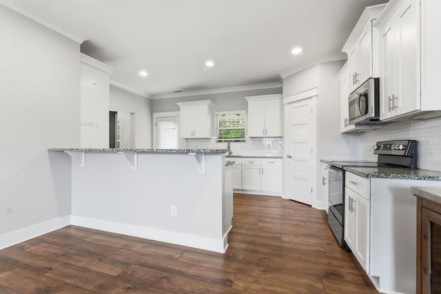 625 Eagleview Dr, Eagleville, TN 37060