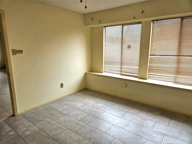 8215 Summer Quail Drive, Houston, TX 77489