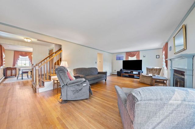 20 Bonney Lane, Dedham, MA 02026