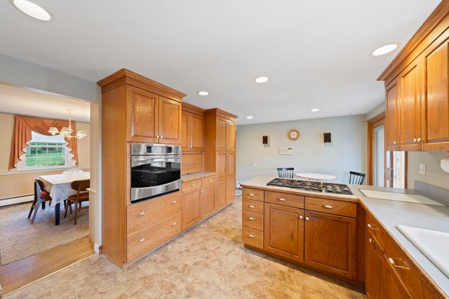 20 Bonney Lane, Dedham, MA 02026