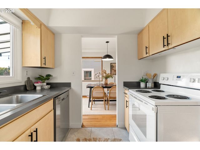 5027 Se 41ST Ave, Portland, OR 97202