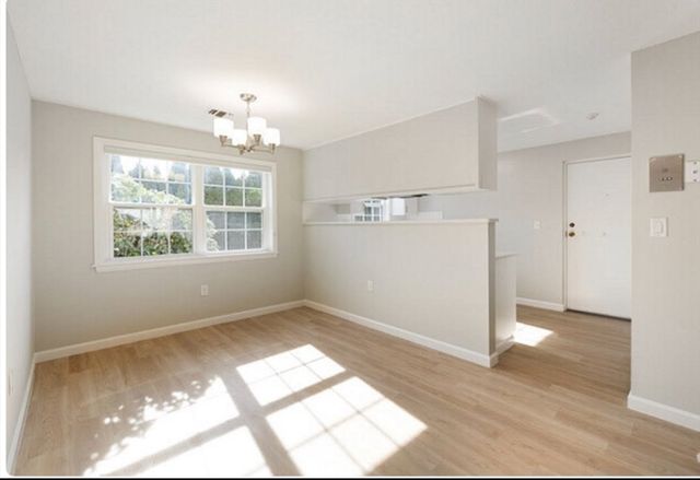 200 Bedford 6B, Woburn, MA 01801