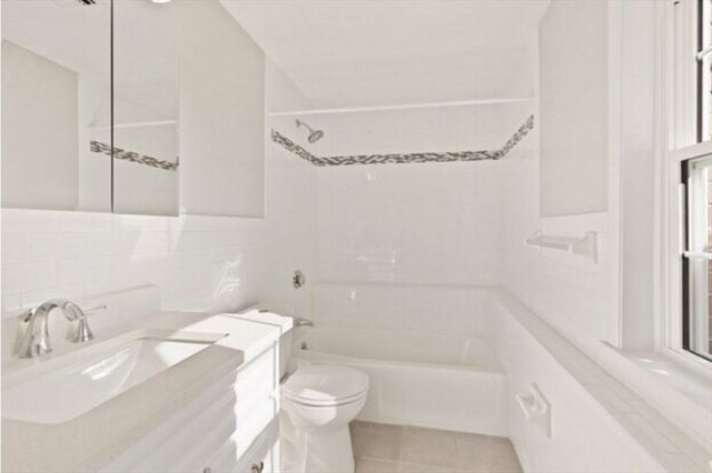 200 Bedford 6B, Woburn, MA 01801