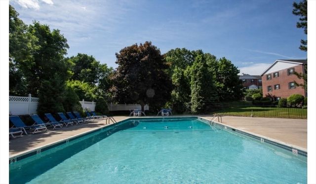 200 Bedford 6B, Woburn, MA 01801