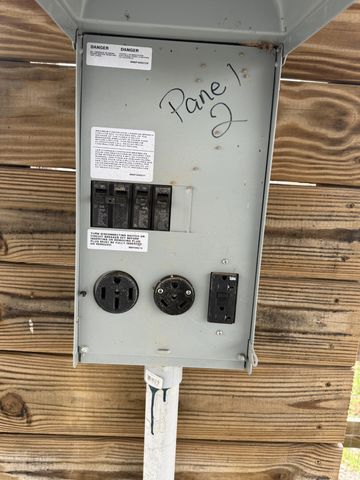 2571 Hardin Bottom River Rd, Clifton, TN 38425