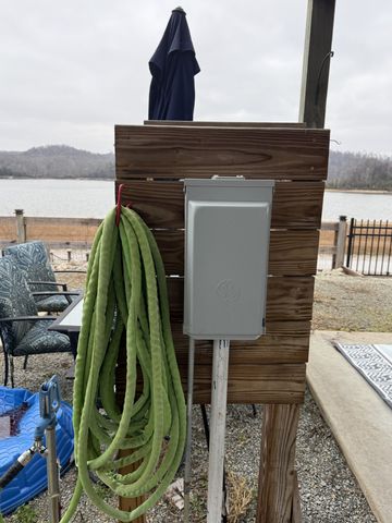 2571 Hardin Bottom River Rd, Clifton, TN 38425