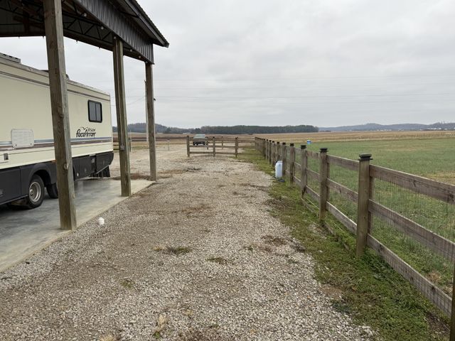 2571 Hardin Bottom River Rd, Clifton, TN 38425