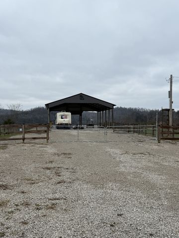 2571 Hardin Bottom River Rd, Clifton, TN 38425