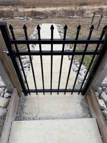 2571 Hardin Bottom River Rd, Clifton, TN 38425