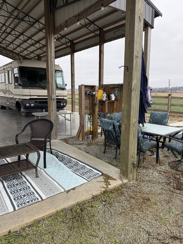 2571 Hardin Bottom River Rd, Clifton, TN 38425