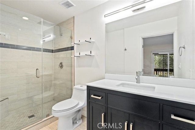 21535 Erwin Street 131, Woodland Hills (los Angeles), CA 91367