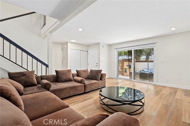 21535 Erwin Street 131, Woodland Hills (los Angeles), CA 91367