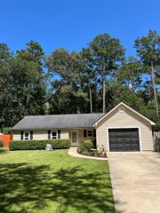 8251 Chickasaw Trail, Tallahassee, FL 32312