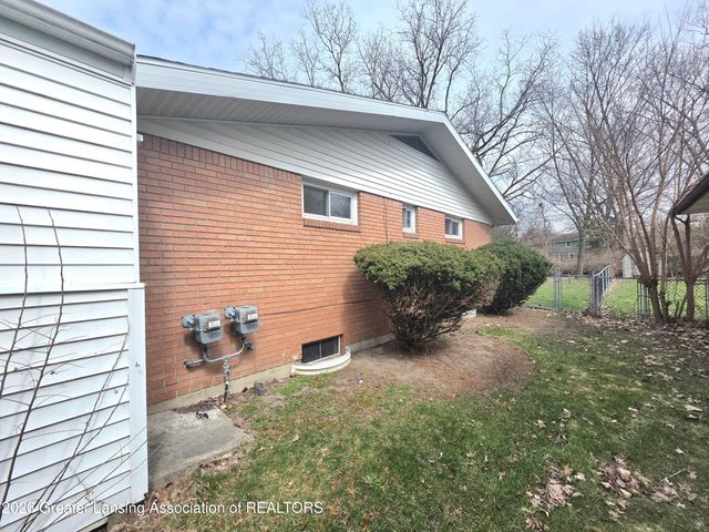 2100 Wood Street, Lansing, MI 48912