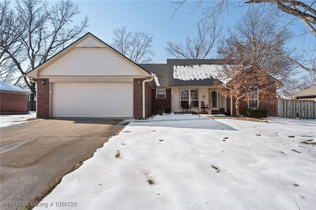 2027 Brookhaven Drive, Alma, AR 72921