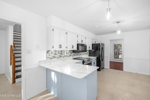 8675 Cedar Farms Drive, Cordova, TN 38016