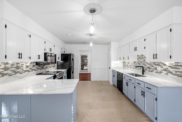 8675 Cedar Farms Drive, Cordova, TN 38016